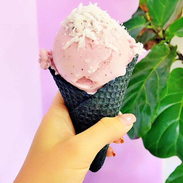 #Repost @savvysweets
・・・
I&rsquo;m coconuts 🥥 for strawberries 🍓over this new #nitrogenicecream from @freezesd 🍦
.
.
.
Today is a GOOD FRIDAY to &amp; be sprung for spring 💐 &amp; reflect on #countingyourblessings on what truly matters prior to t