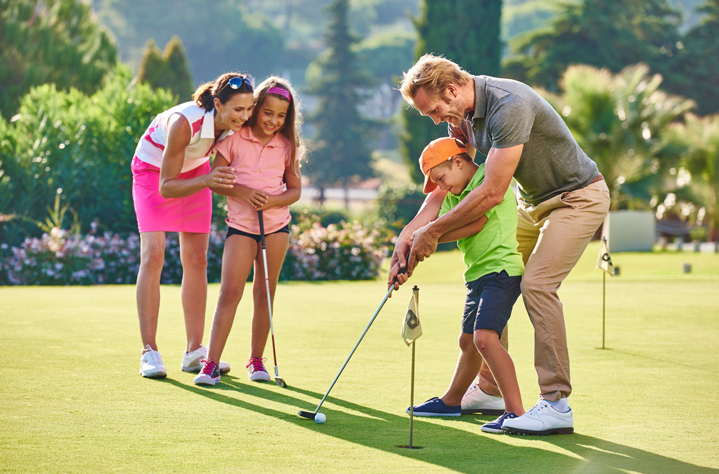family-golf.jpg