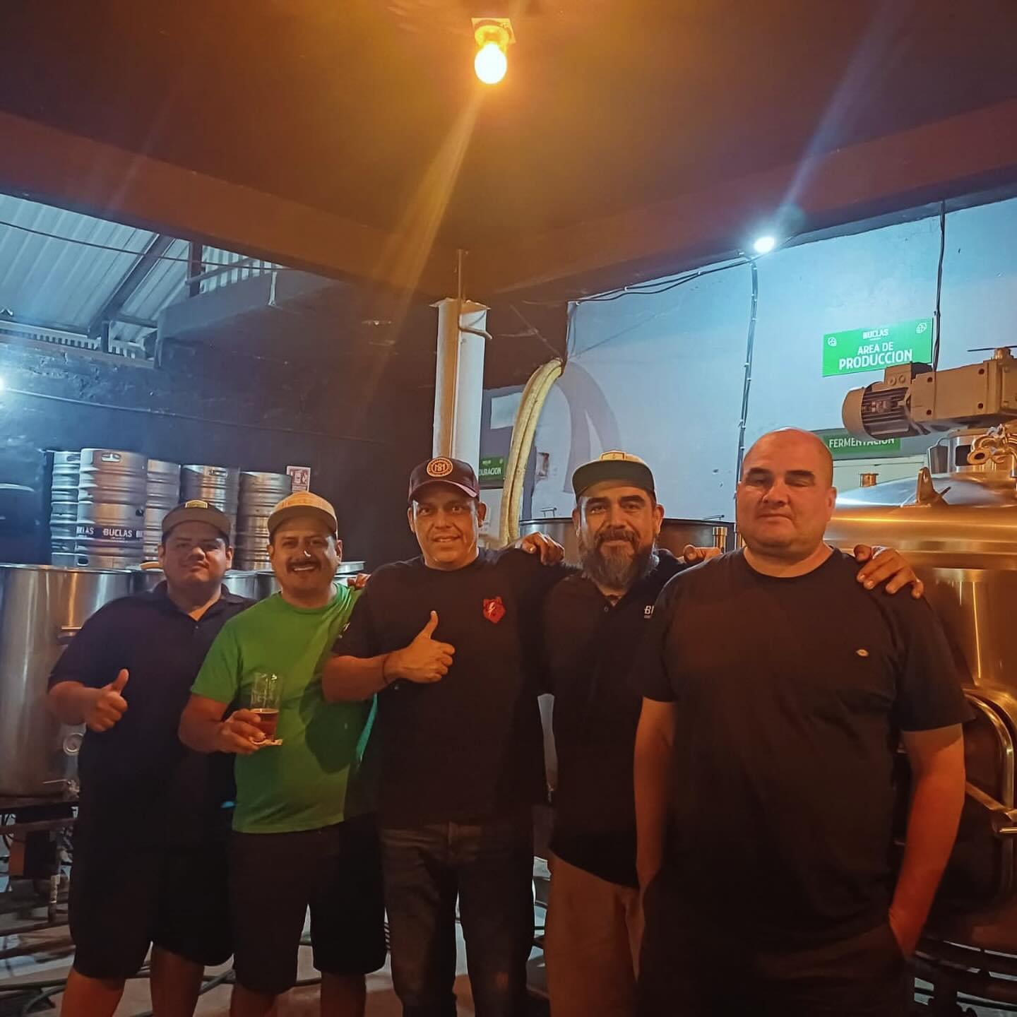 Nos fuimos a Bucer&iacute;as, con los amigos de @cervezabuclas a cocinar una deliciosa Cream Ale, esperen noticias de esta incre&iacute;ble colaboraci&oacute;n con @cervezabuclas @cerveceria.cholula y @centralaltiplanomx 

&ldquo;Para cervezas Excepc