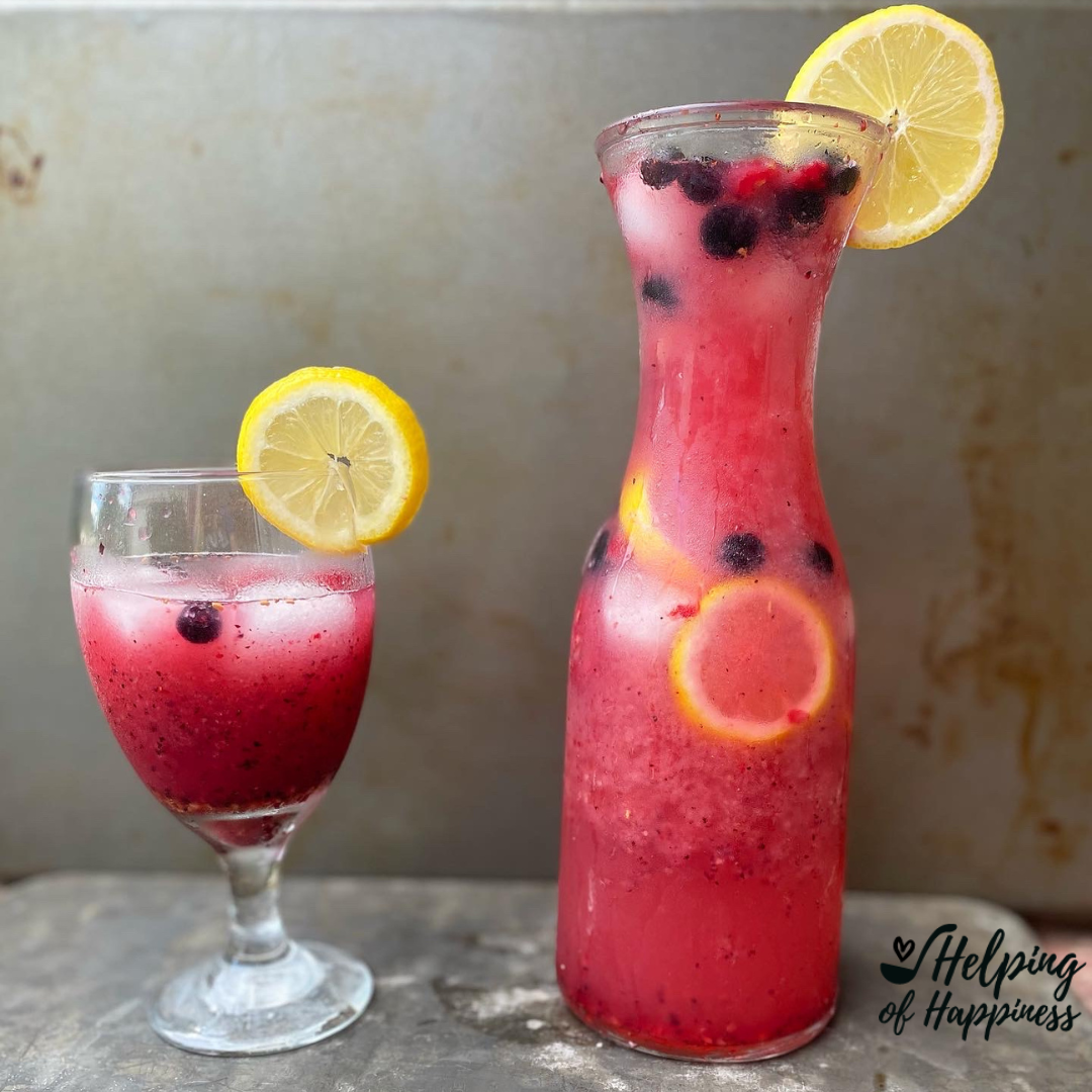 Berry Lemonade - Easy Breezy Summer Drink!!
