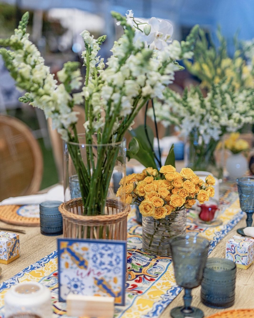 Inspired by the vibrant hand-painted ceramic prints used in Dolce &amp; Gabbana&rsquo;s Majolica Collection!!! .
.
{photo} @sylviaguardia_photography 
{venue} @andazpapagayo 
{paper art} @thewhiteroomcr 
{rentals} @costamesaeventrentals