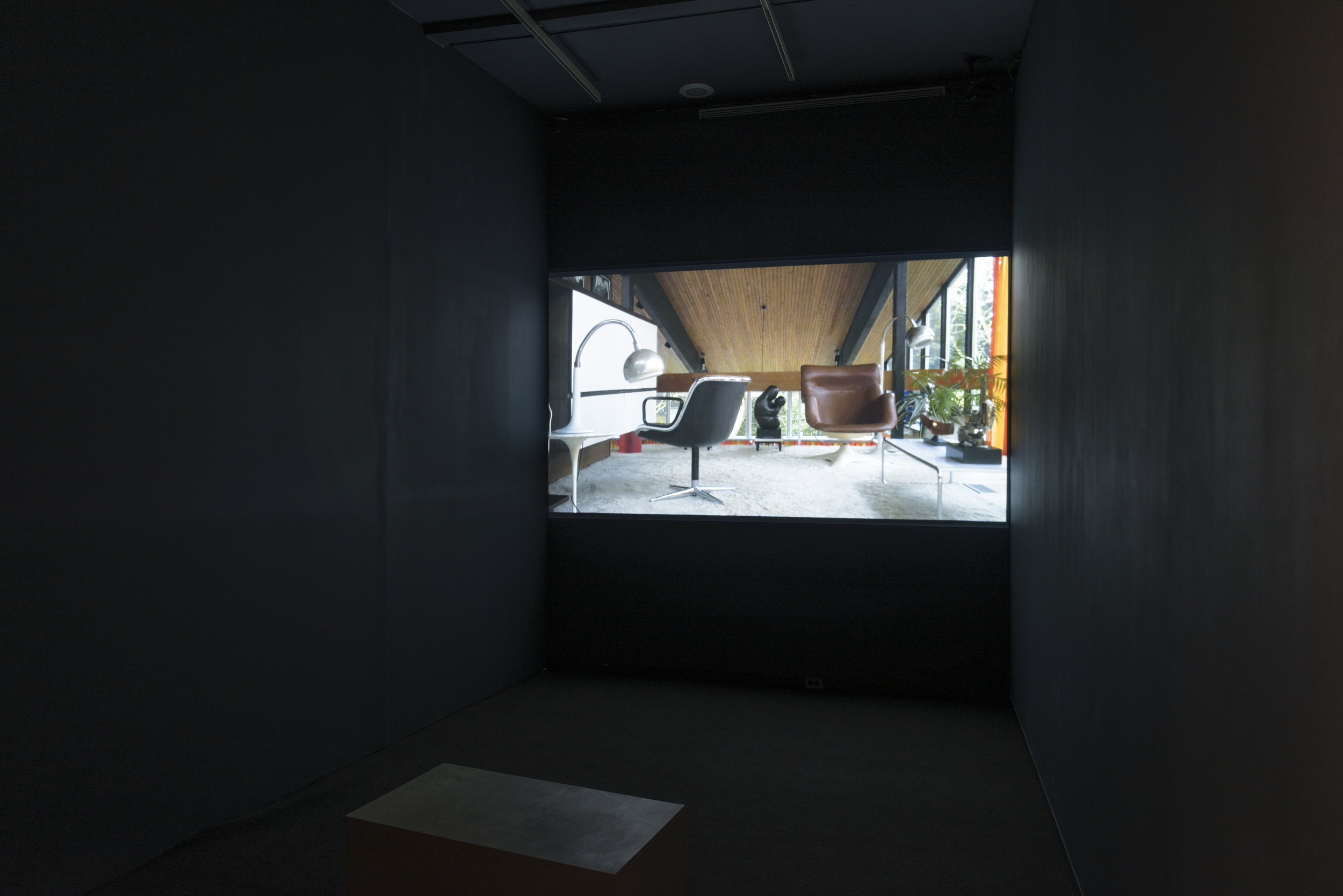  Elizabeth Price,&nbsp; AT THE HOUSE OF MR X , 2007, video, 20 minutes. Courtesy the artist and MOT International, London and Brussels. 