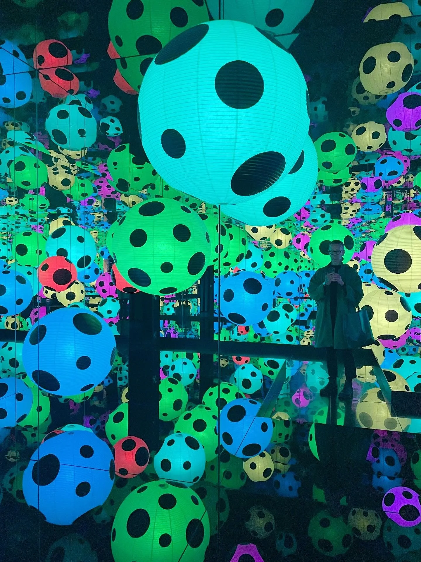Oslo scenes: At Henie Onstad: Yayoi Kusama&rsquo;s infinity room &ldquo;Hymn of Life,&rdquo; a moving exhibition by the Polish-Romani artist Małgorzata Mirga-Tas, and the museum&rsquo;s scenic landscape; all following a morning in the studio with art
