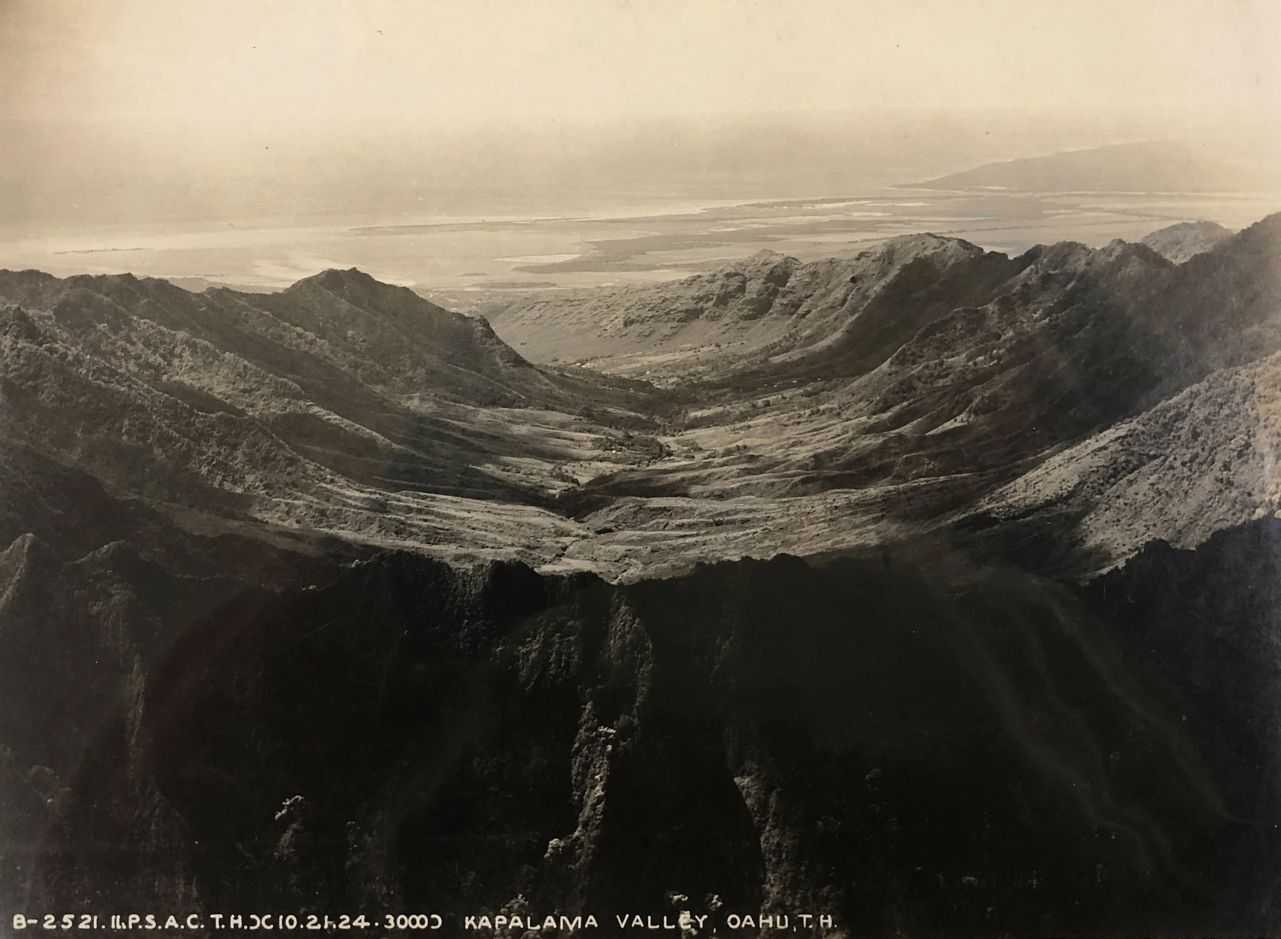Historic photo of Kapalama Valley, Oahu, labeled Kapalama Valley, Oahu, T.H.
