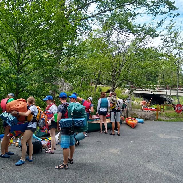 Canoe believe that our racks are this empty?!?! Had a great day with students from @hamiltoncollege - have a fun trip! .
.
We are down to just a few boats in our fleet this weekend - give us a call if you're interest in a rental.
.
.
#macscanoelivery