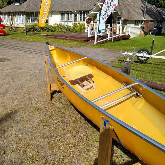 Thinking of picking up your first Kevlar canoe? Or maybe you want to add a new boat to your fleet?
.
Either way, we will have new and used ultra-light #kevlar #canoes available for sale at the Adirondack Canoe Classic finish line in @saranaclake on S