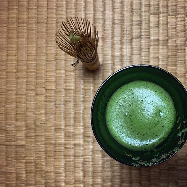 Wtf is a matcha latte even??
.
.
.
.
.
#matcha #uji #ujimatcha #kyoto #eatkyoto #drinkkyoto #tea #teaceremony #japan #japantravels #foodstagram #eeeeeats #yum #holyshit #noleftovers #theburgerists #theburgerisms