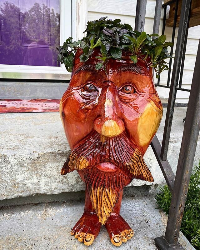 Had fun with this project last week.  Ignore how the knot eye turned out, other than that I really like him.  Looking forward to making more of these planters. 
#woodcraft #woodcarving #woodplanters #woodspirits #handcarved #handcrafted