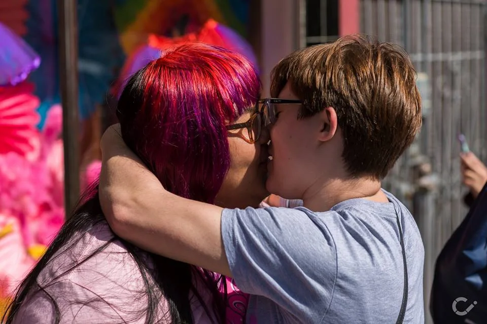KeepKissing-LGBT-Couples-by-Curt-Janka3.jpg