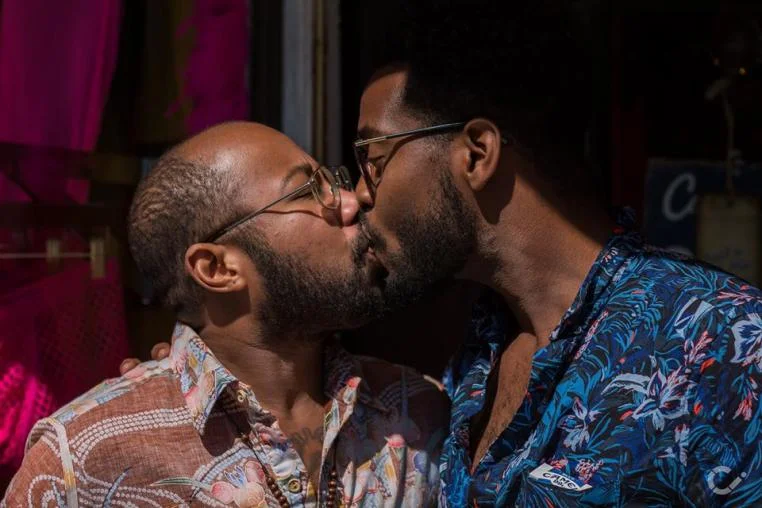 KeepKissing-LGBT-Couples-by-Curt-Janka22.jpg