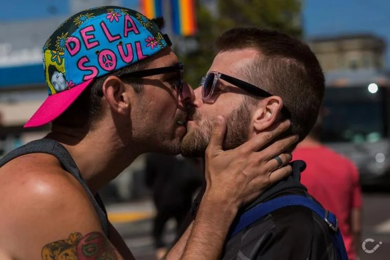 KeepKissing-LGBT-Couples-by-Curt-Janka25.jpg