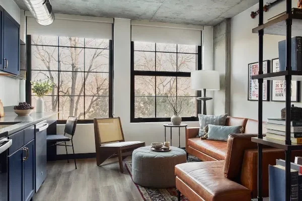 Sitting room in 1 bedroom room of Memoir Wedgewood Houston