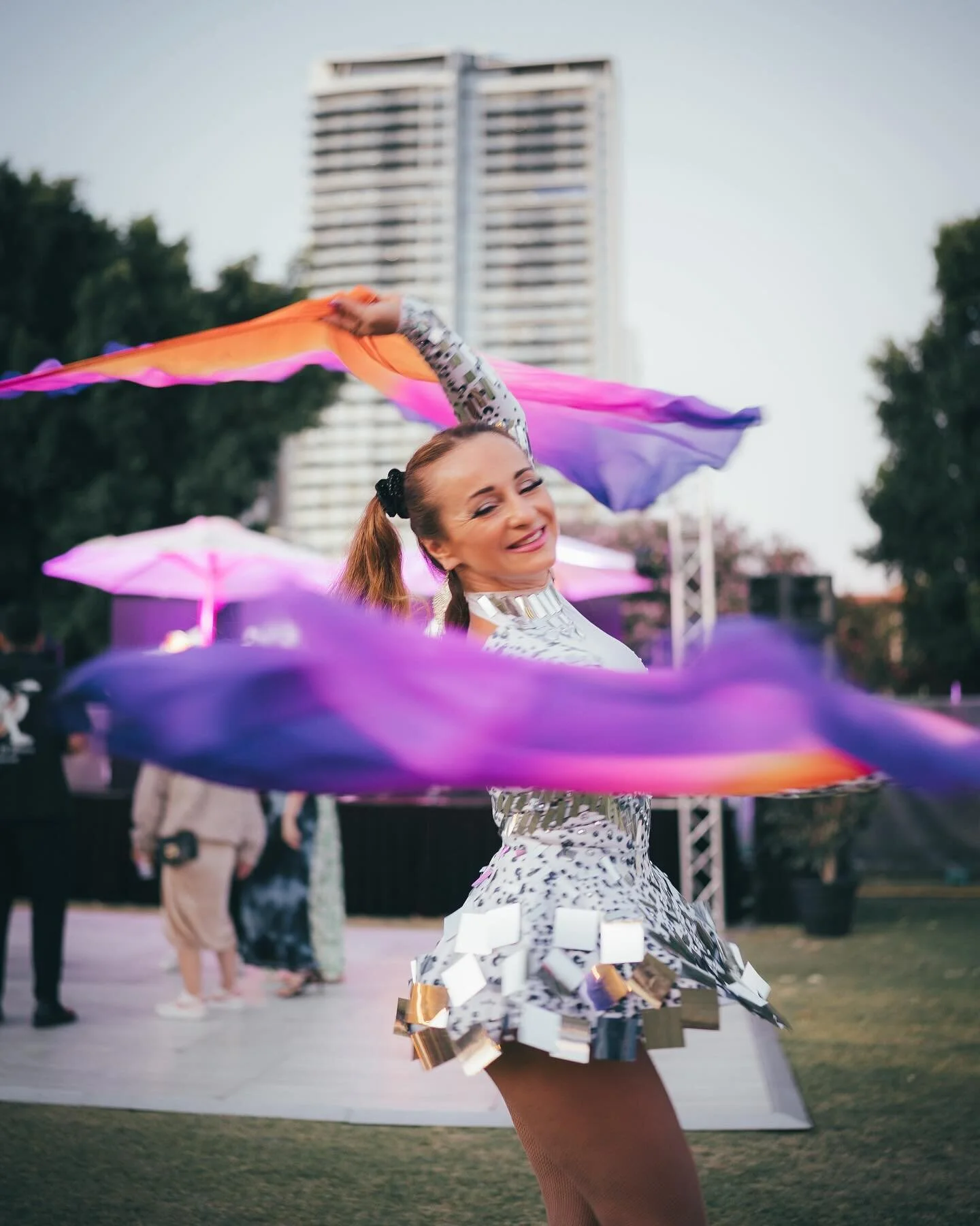 Popcorn chicken? Light up hoops hoops? @thatlittlegelatocart ? Christmas Parties done right! 🎄🎉