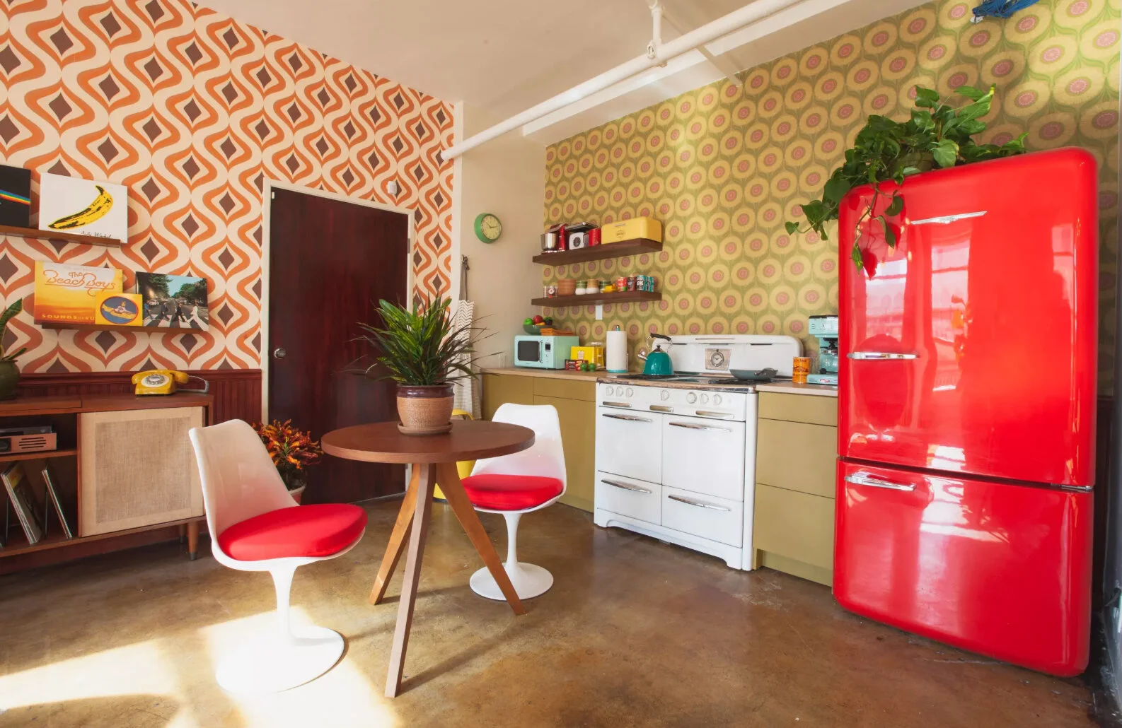 Retro Photo Studio Rental Los Angeles — the urban jungle studio