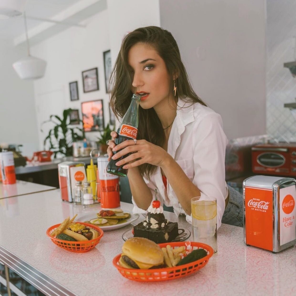 don&rsquo;t talk about me like how you might know how I feel
.
.
.
.
.
.
.
.
.
.
.
.
.
.
.
Location: 50s Diner @theurbanjunglestudio
Model: @siena_thompson
📸: @constantine_photos21