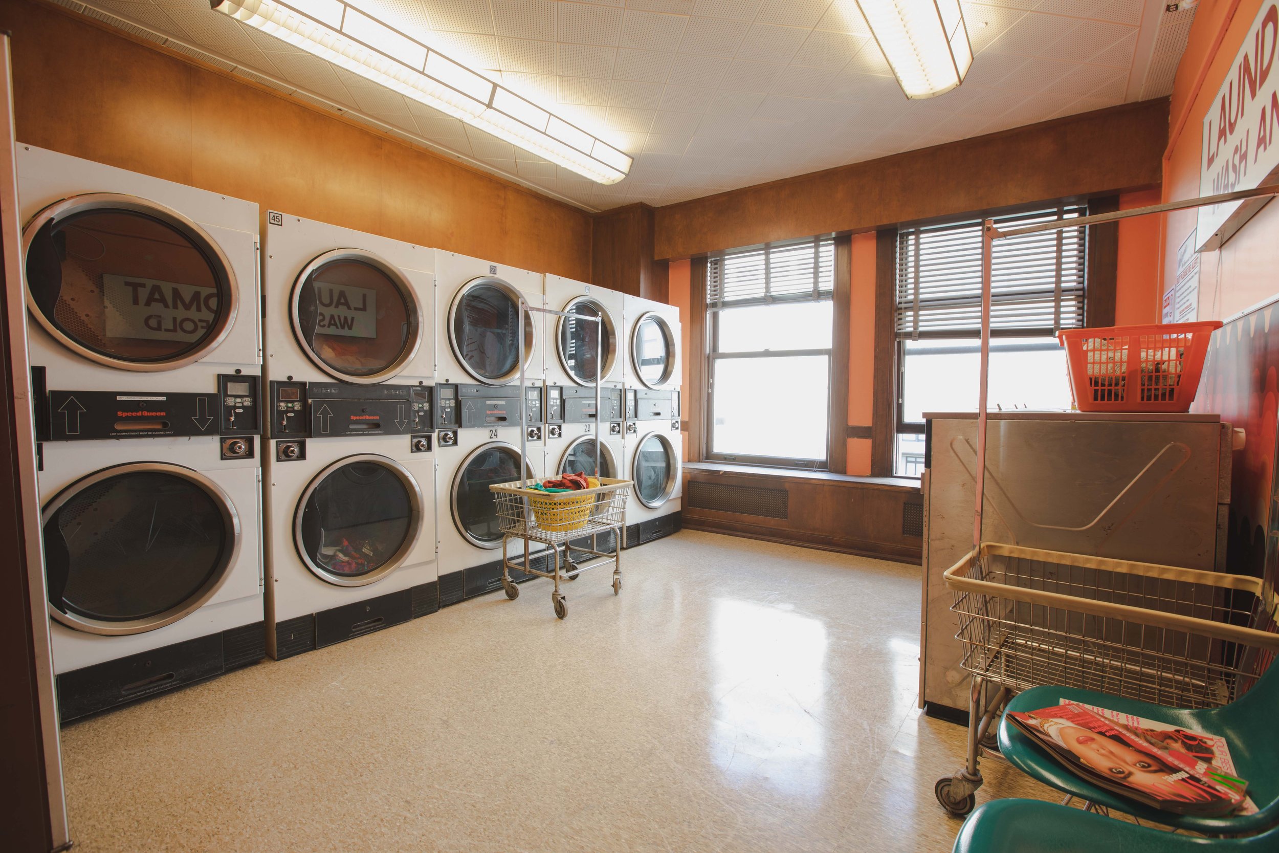 Laundromat (2 of 8).jpg