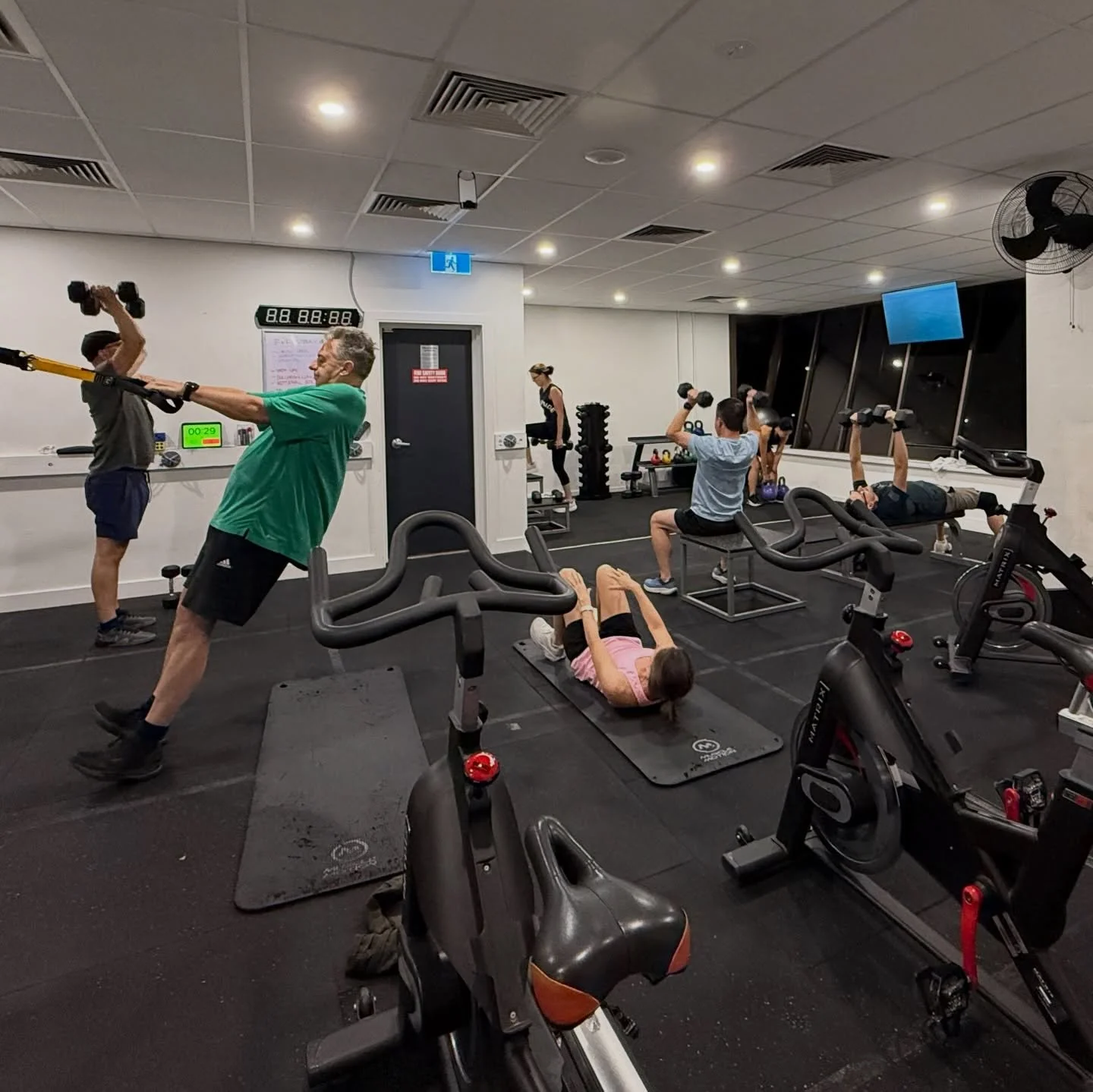 No egos, no mirrors&hellip; just work 💪

Our Fit &amp; Function group session is where real training happens &mdash; moving better, getting stronger, and actually enjoying the grind with a crew that pushes you 🔥

Functional strength. Real results. 