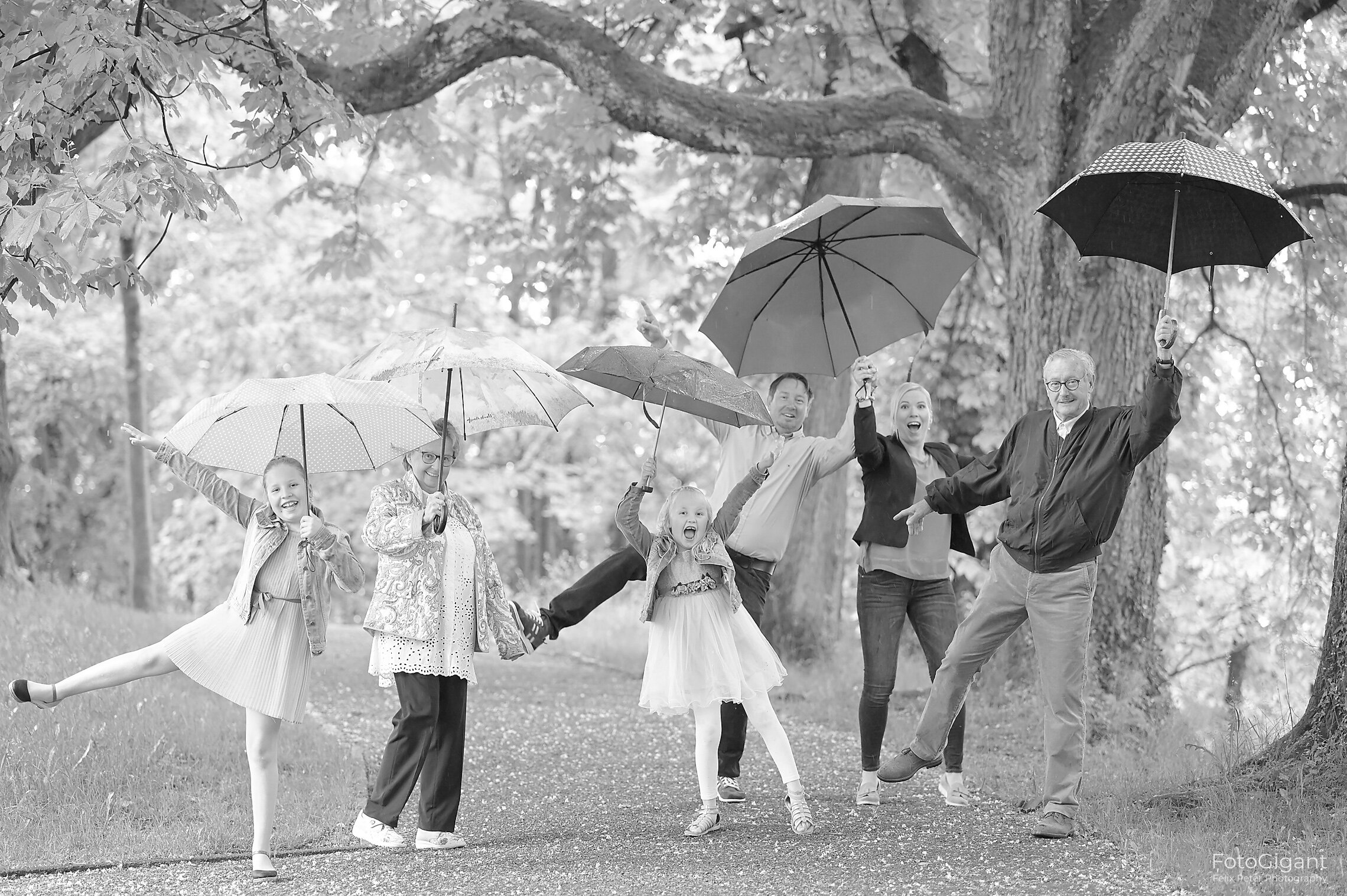 Familien-Fotoshooting_Rosengarten_Bern.jpg