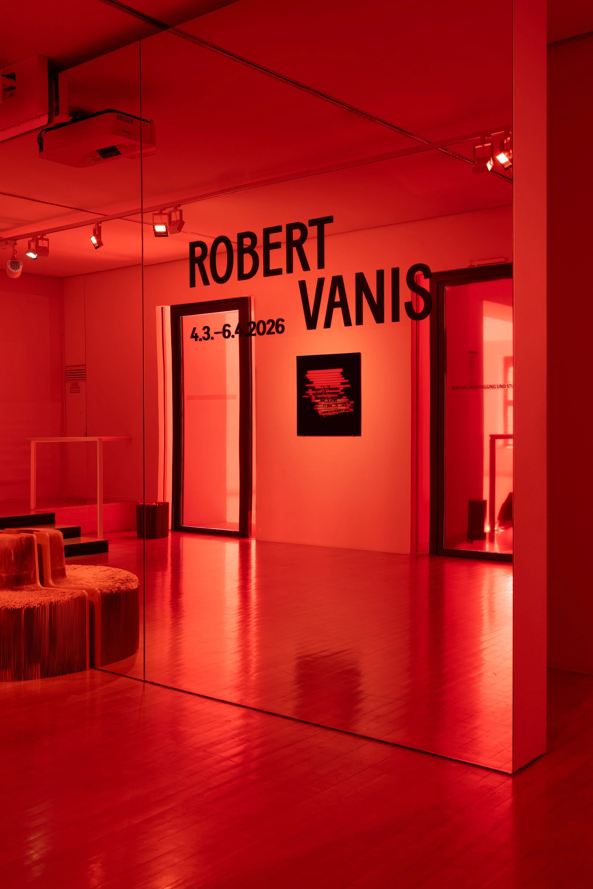 Verlängert: AKZENT Mind the Gap! Robert Vanis läuft bis 13. April 2026