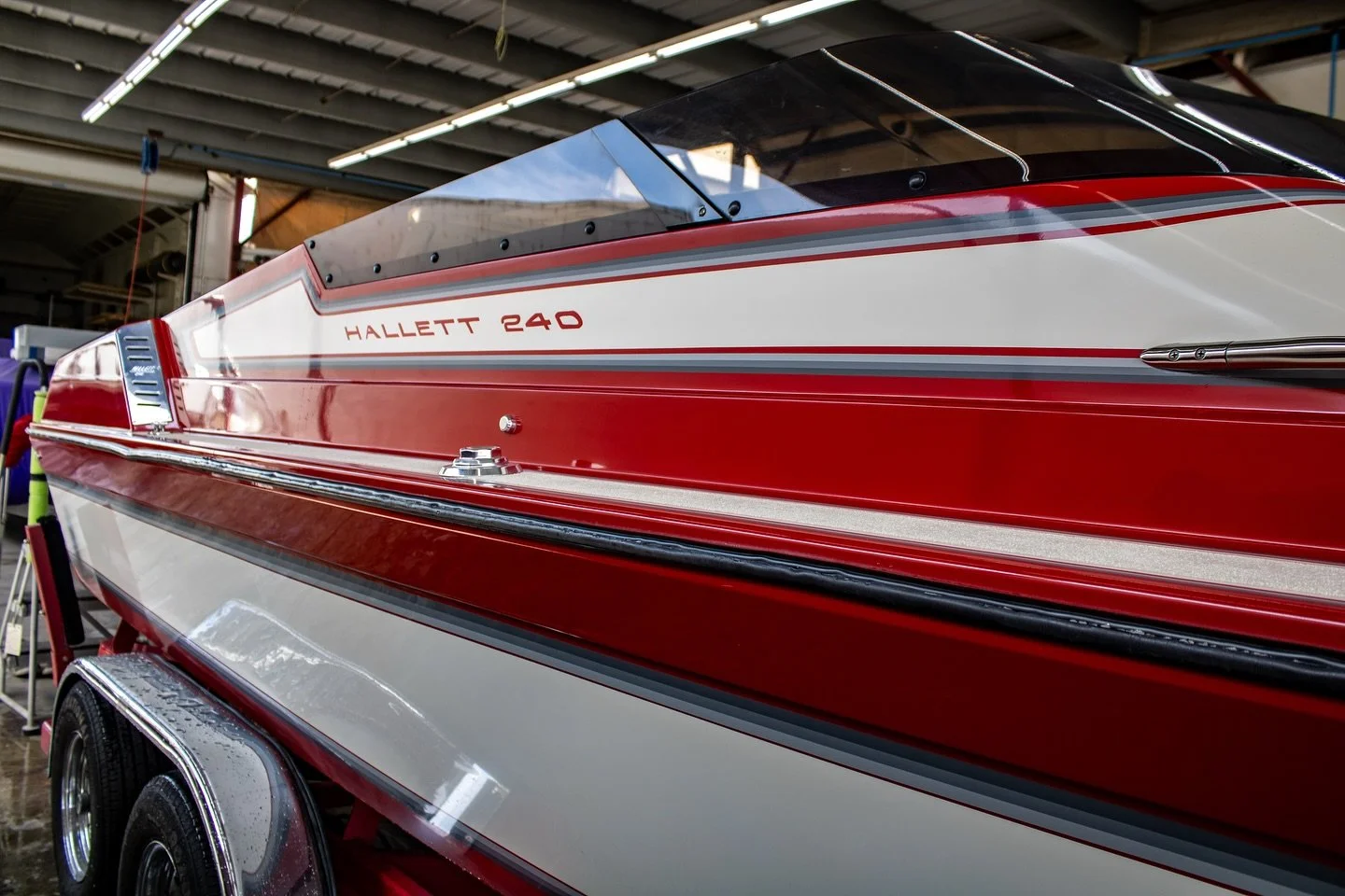 1989 Hallett Project 🛠️
Restoration &amp; Repower to Mercury 8.2‼️
&bull;
&bull;
&bull;
#boatlife#lakehavasu#barronboats#hallettboats#mercurymarine#repower#restoration