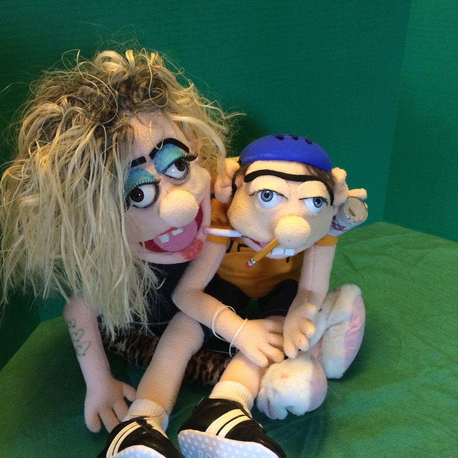 Marionnettes Jeffy fabriquées aux États-Unis par Evelinka Puppets