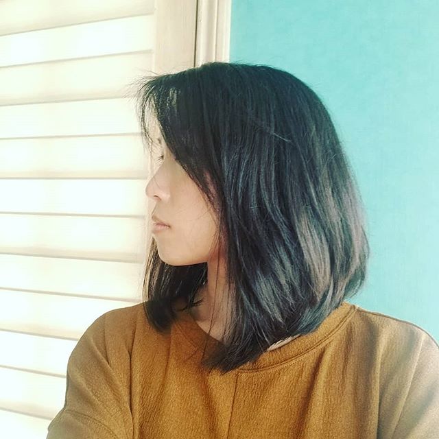 I love the lob hairstyle because of the edginess of the look, but it loses its shape a lot quicker as your hair grows out.&nbsp;&nbsp;It has only been a month since I got my haircut, and I want to get it cut already!&nbsp; How often do you cut your h