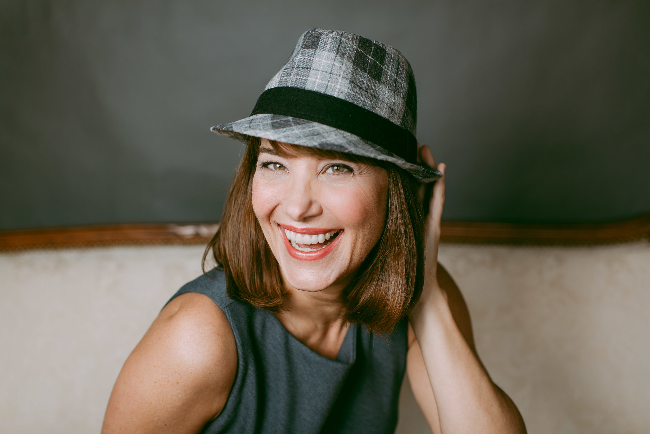 Lauren K Robek