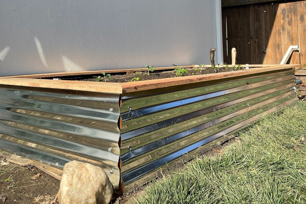Diy Raised Garden Bed In 4 Easy Steps, Corrugated Metal Raised Garden Bed Plans