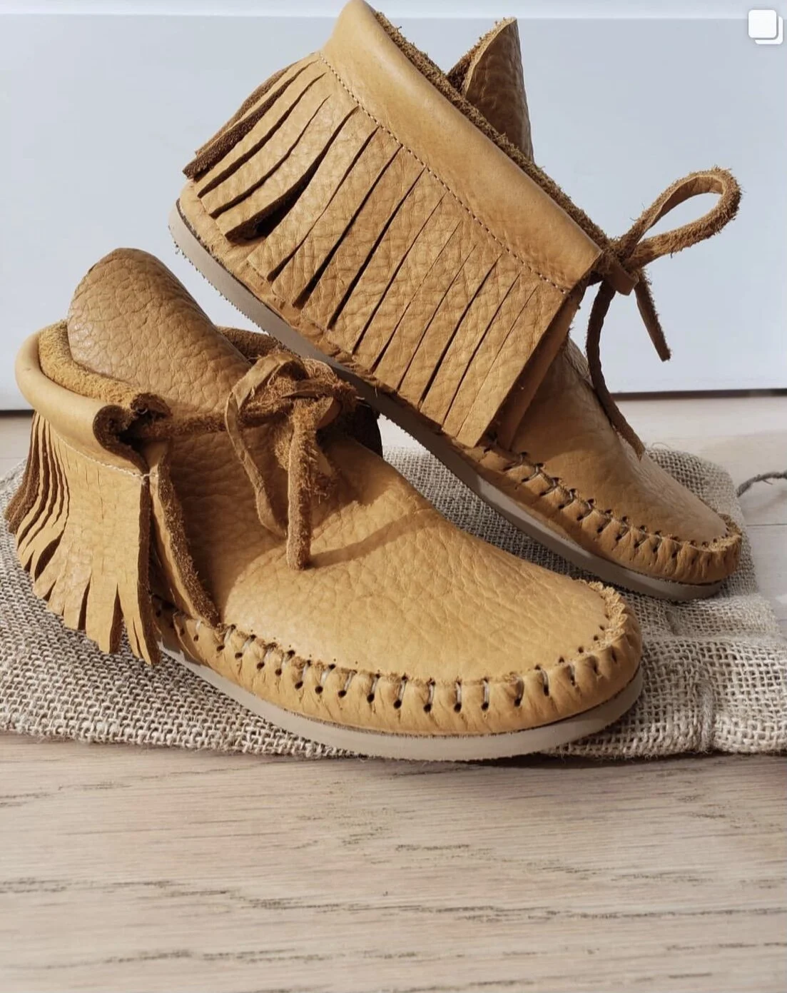 D0255B0B-095F-4DF3-8176-395E3610E295