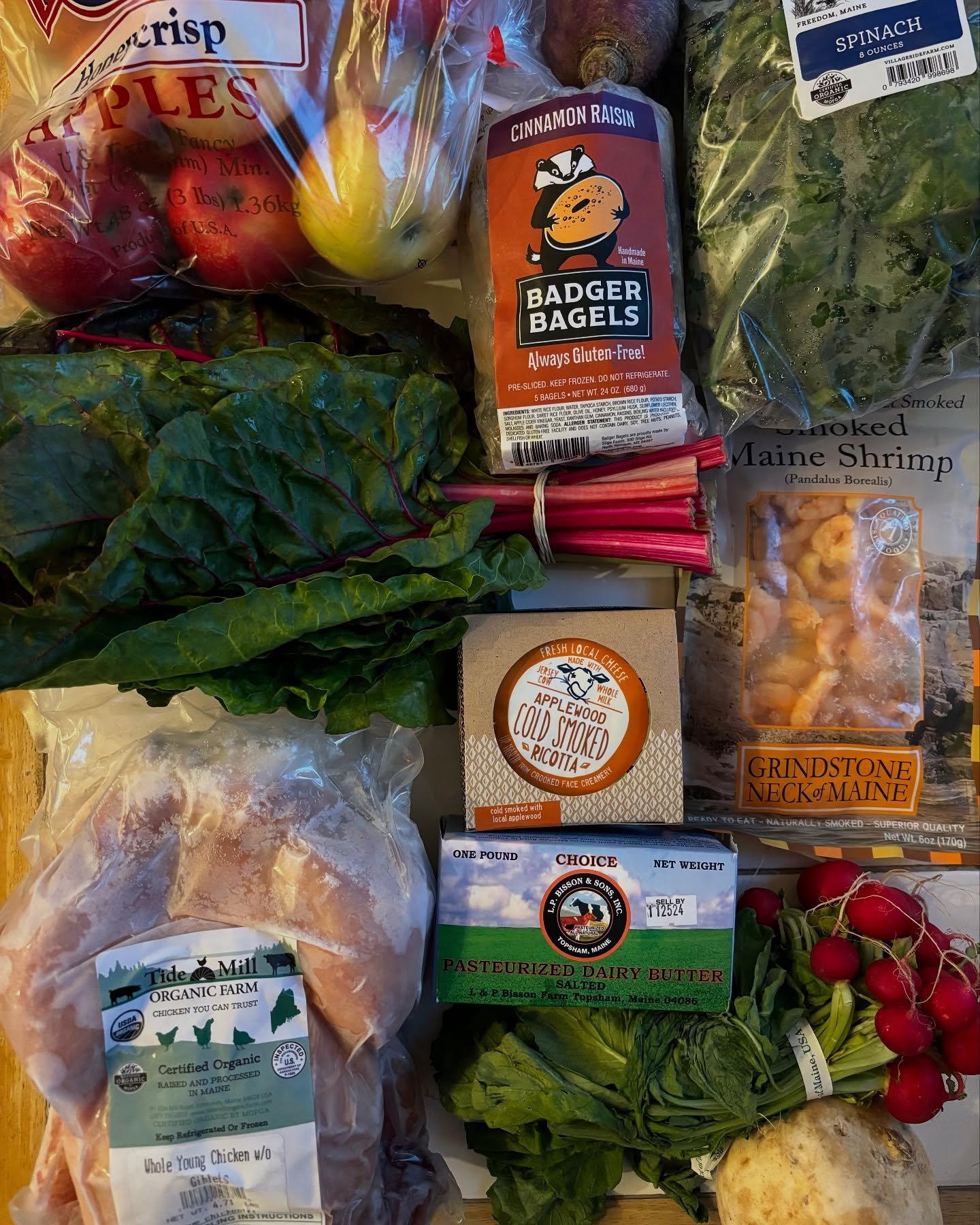 Do you find yourself excited to tell friends and family about your farm box? Excited to unpack the contents each week and explore new recipes and dishes? Are you as excited about local produce in February 🥔 as you are in August 🍅? We want to hear f