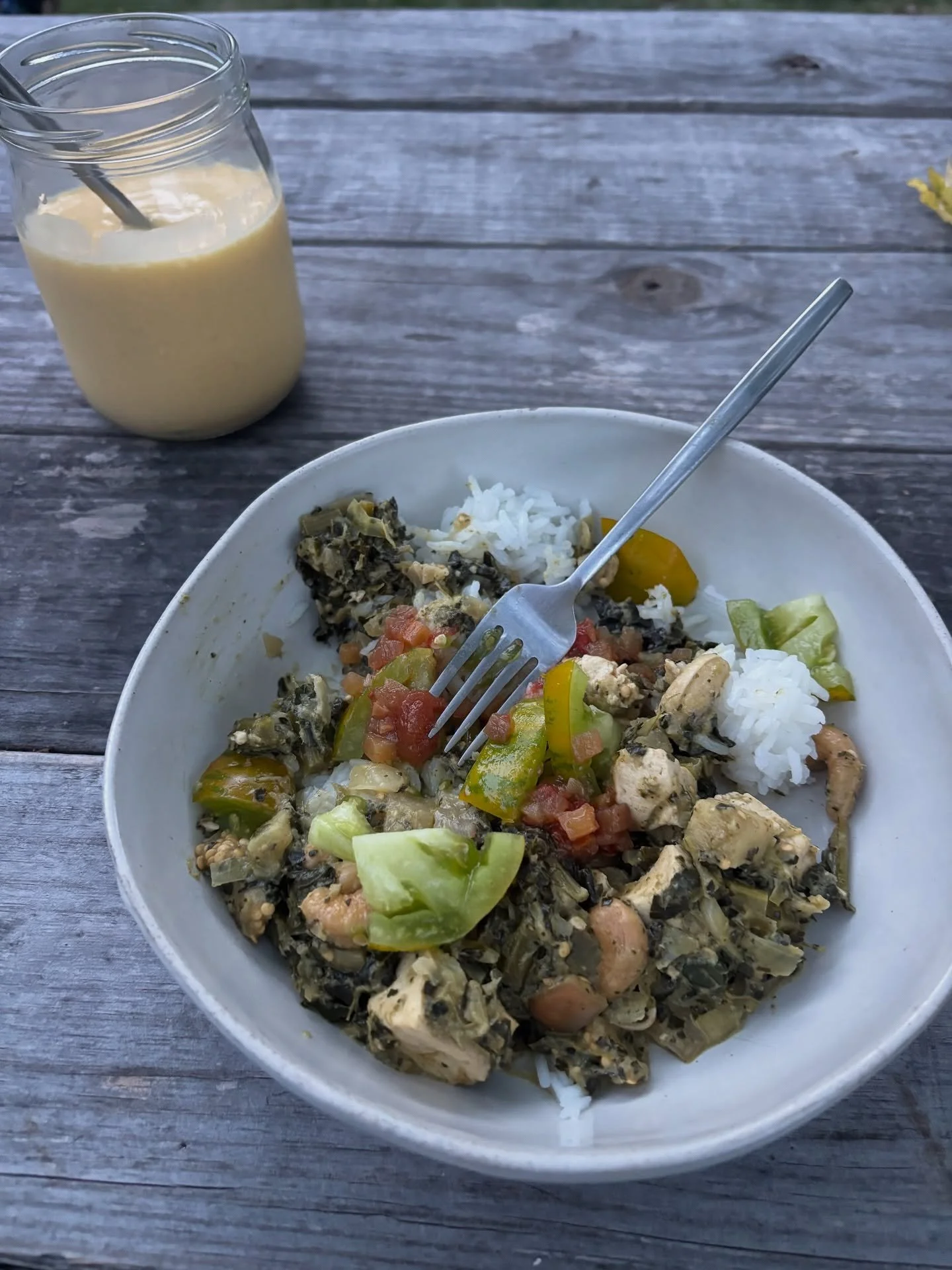Any curry fans out there? 👋🏼 We love the versatility of this meal that requires a few not-so-local items (🥥and spices) but really highlights just about whatever produce is in season, and whatever local protein you&rsquo;re feeling in the moment! A