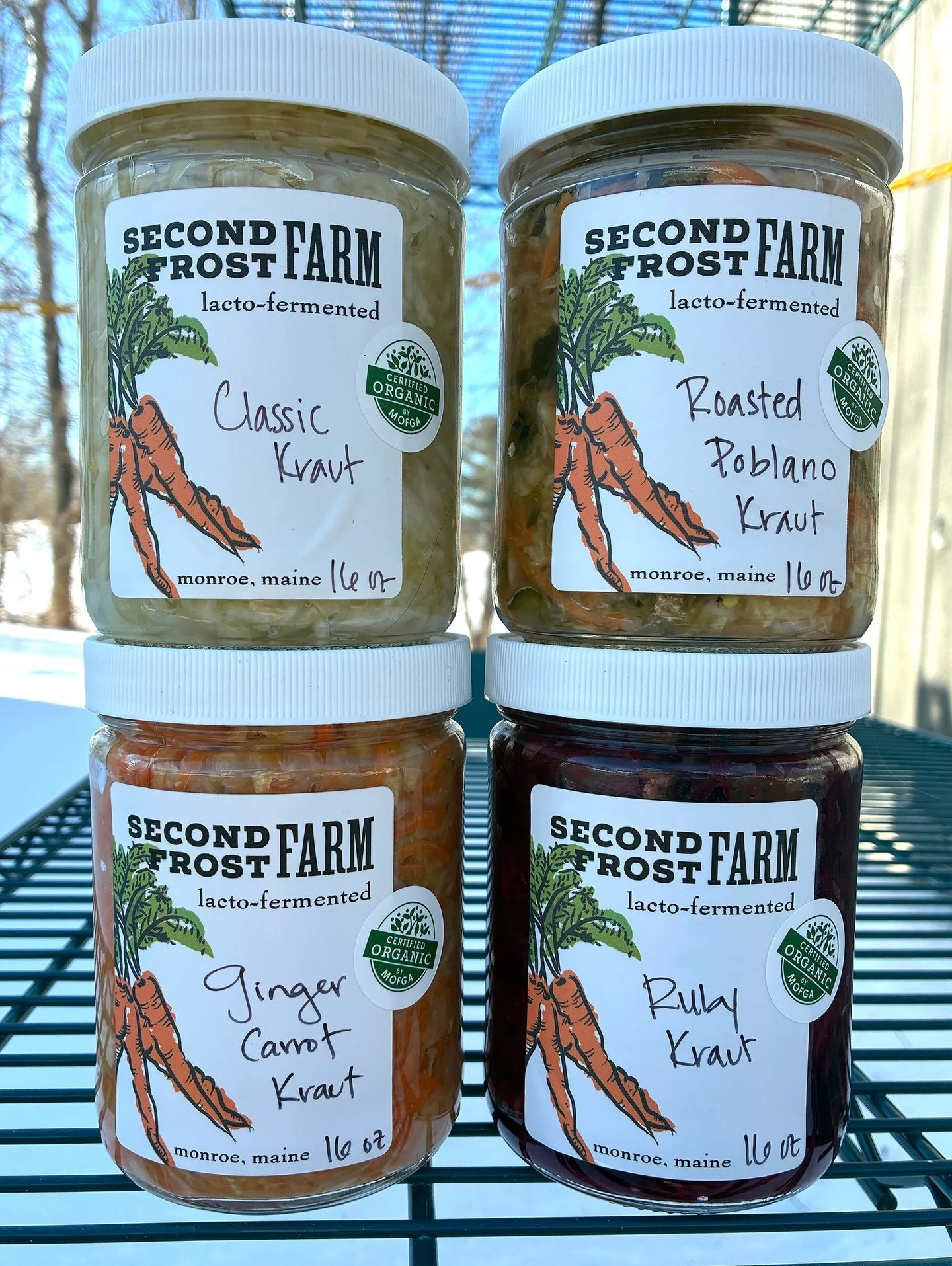 ✨NEW PRODUCT ALERT✨ @secondfrostfarm ferments are ready to add brightness to your next winter meal: 

🫙Sauerkraut
🫙Ruby Kraut
🫙Roasted Poblano Kraut
🫙Fermented Ginger Carrot Kraut