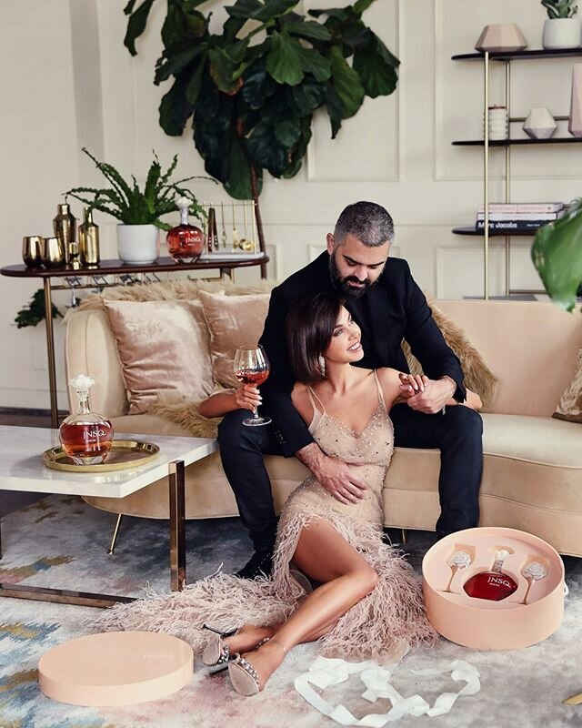 Getting roses on Valentine&rsquo;s Day is nice. But, getting Ros&eacute; Cru? That&rsquo;s simply fabulous. Happy Valentine&rsquo;s Day from JNSQ ❤ @annabellefleur