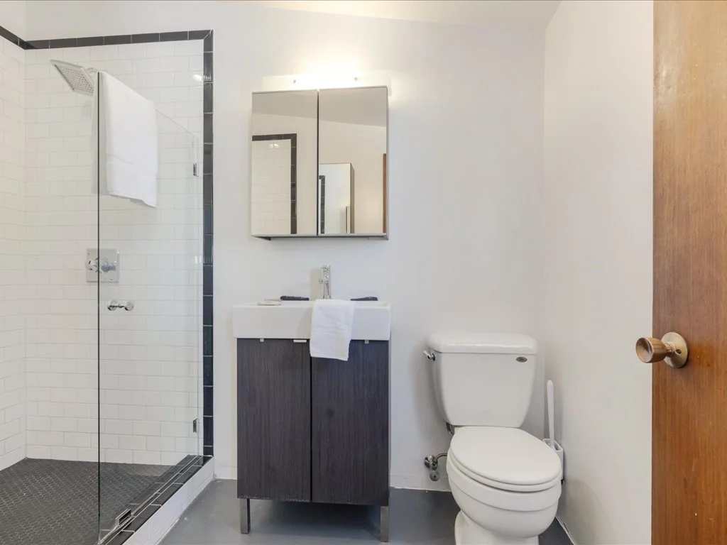02-2918 E Exter st-2.jpg