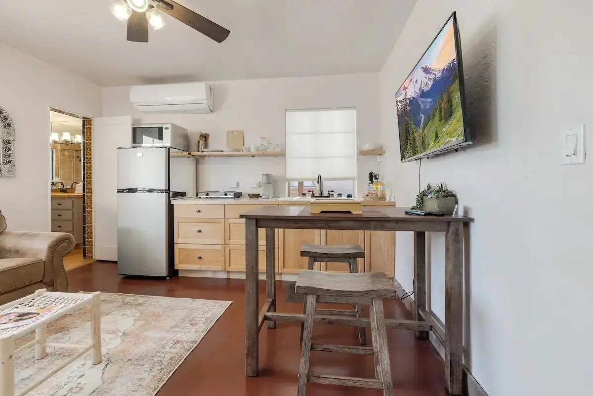 Living room and kitchen II