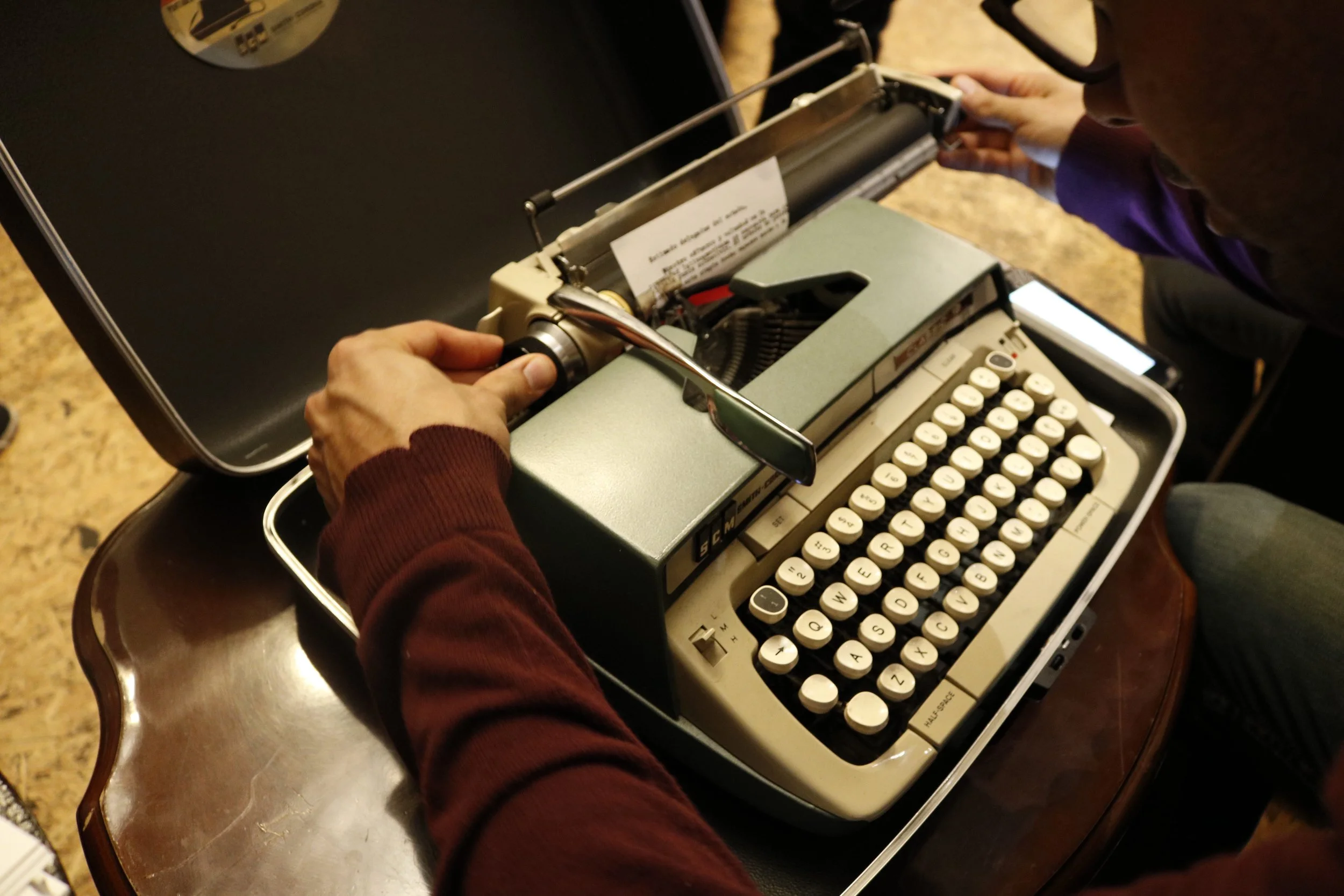ricardo typing6.jpg