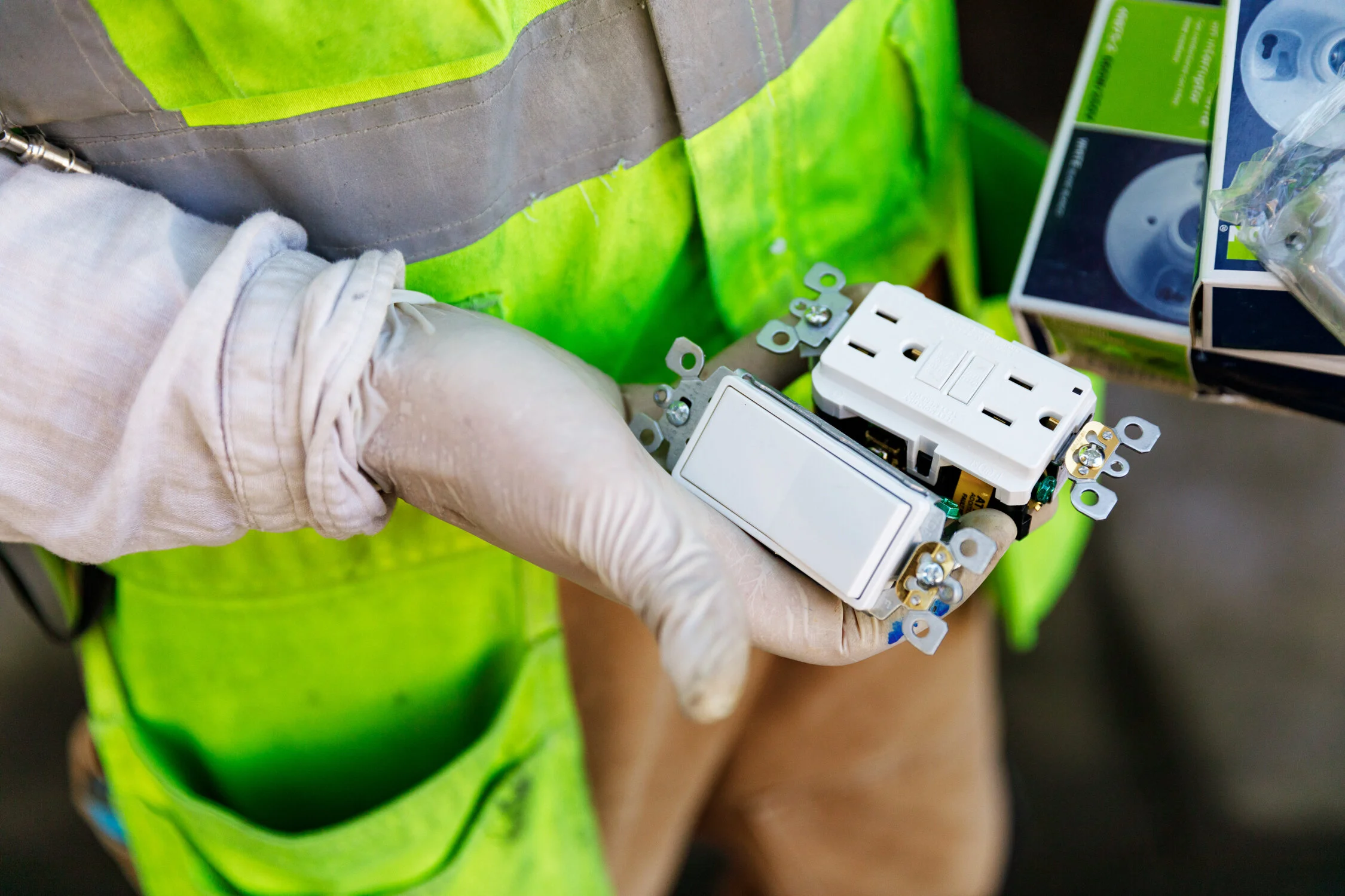 20200303_Electrician-40.jpg