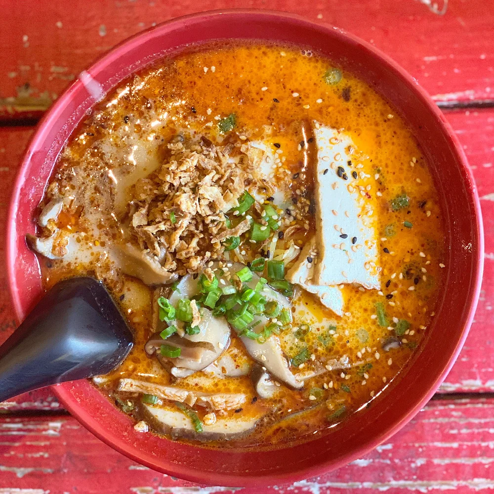 Custom Ramen - Lifting Noodles