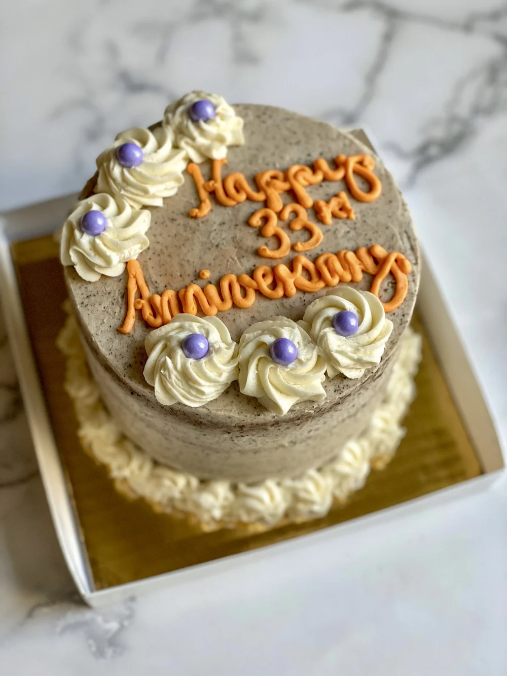 Vanilla with Cookies n Cream Frosting