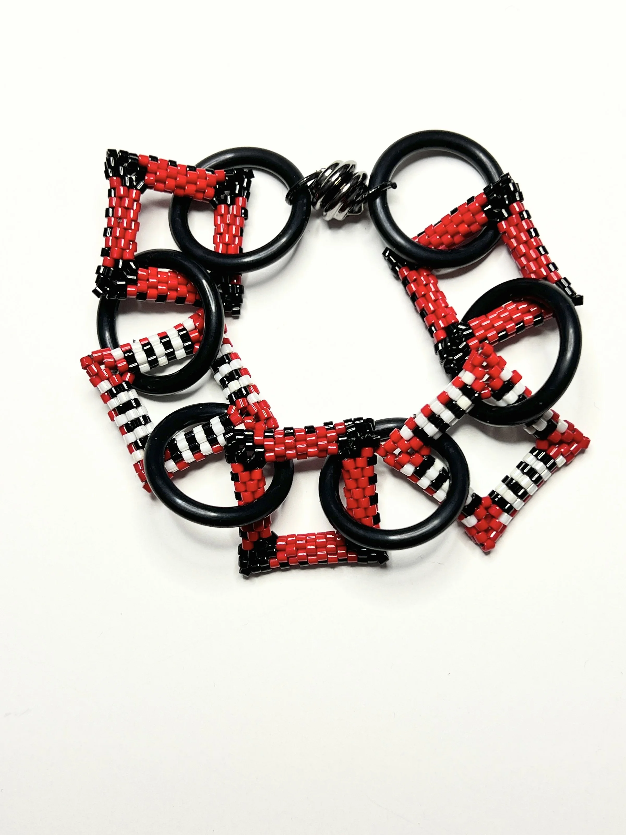 Bsq-5 red, Black and White O Ring Bracelet