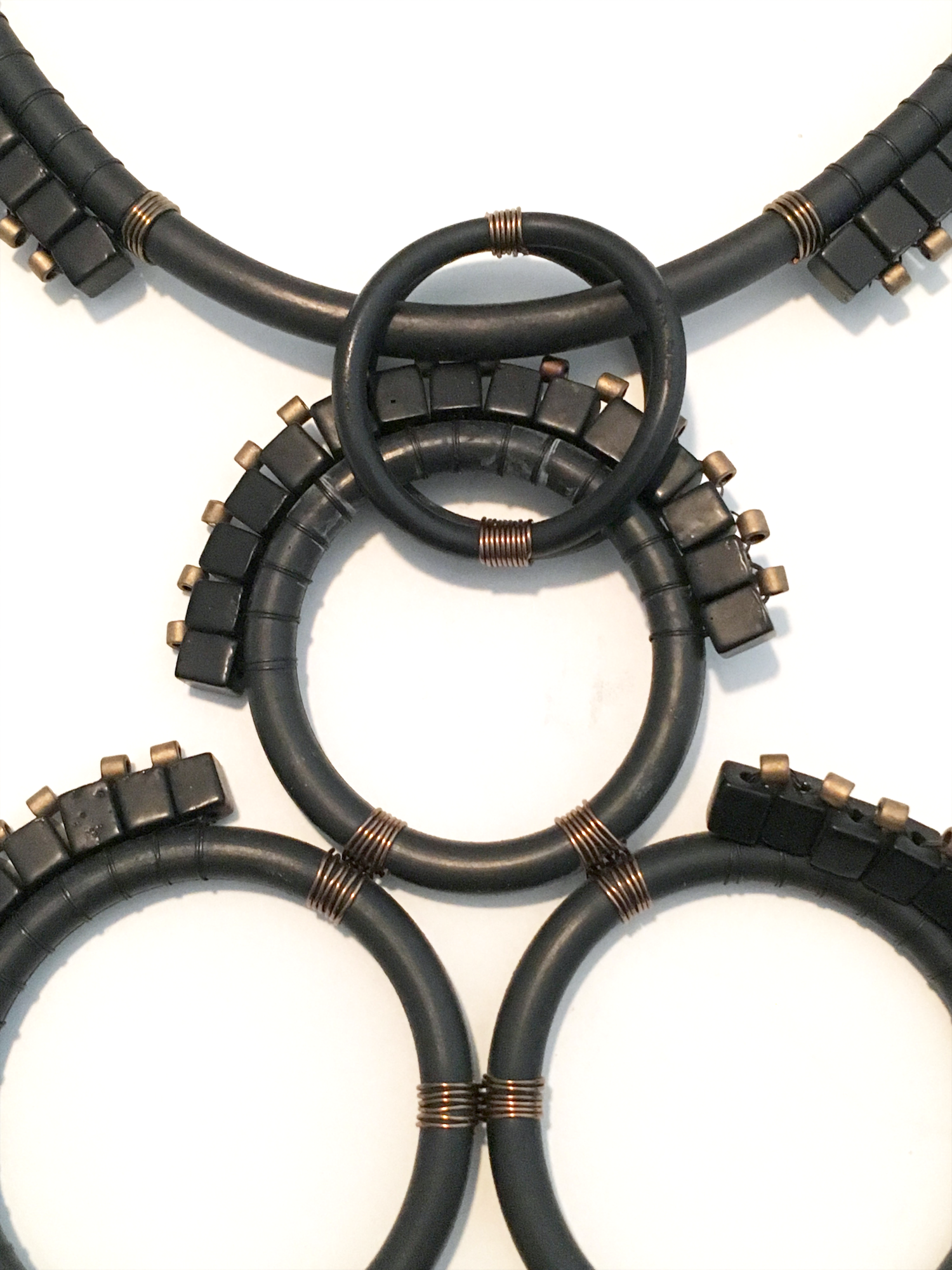 fossil O_ring necklace detail PNG.png
