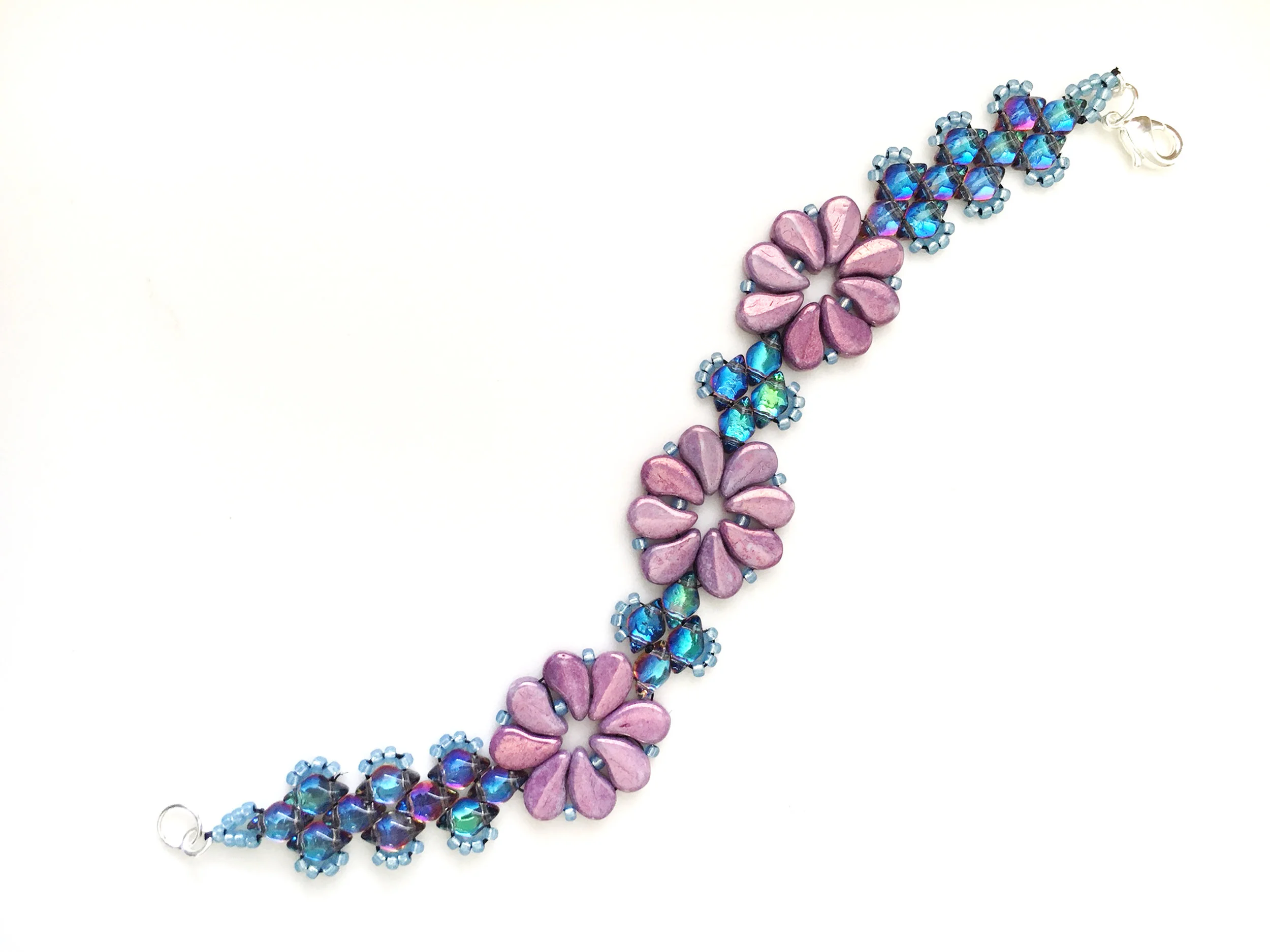 Pretty Paisley Bracelet Tutorial by Leslie Rogalski