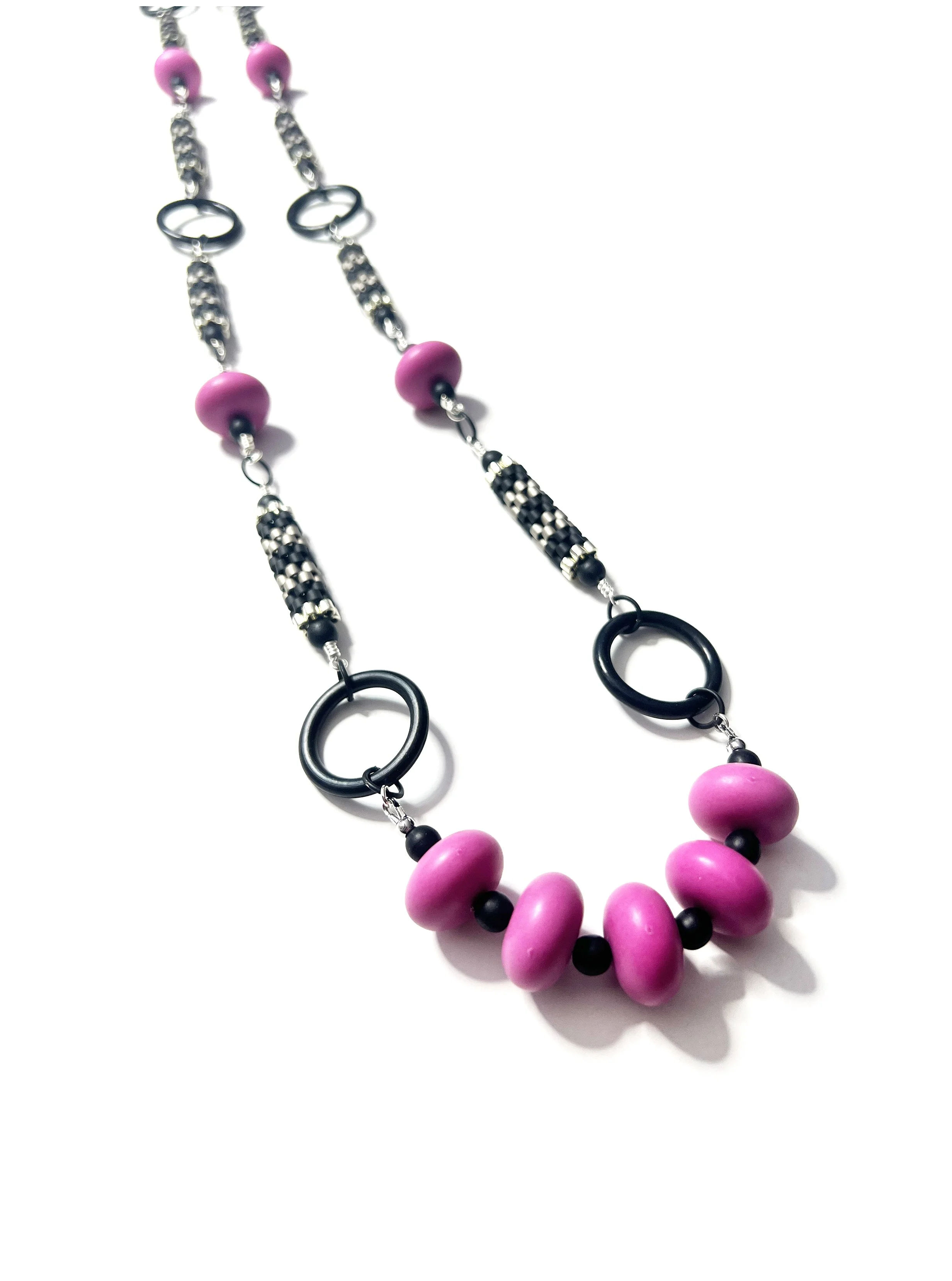 N49 Long pink and gray with O ring necklace