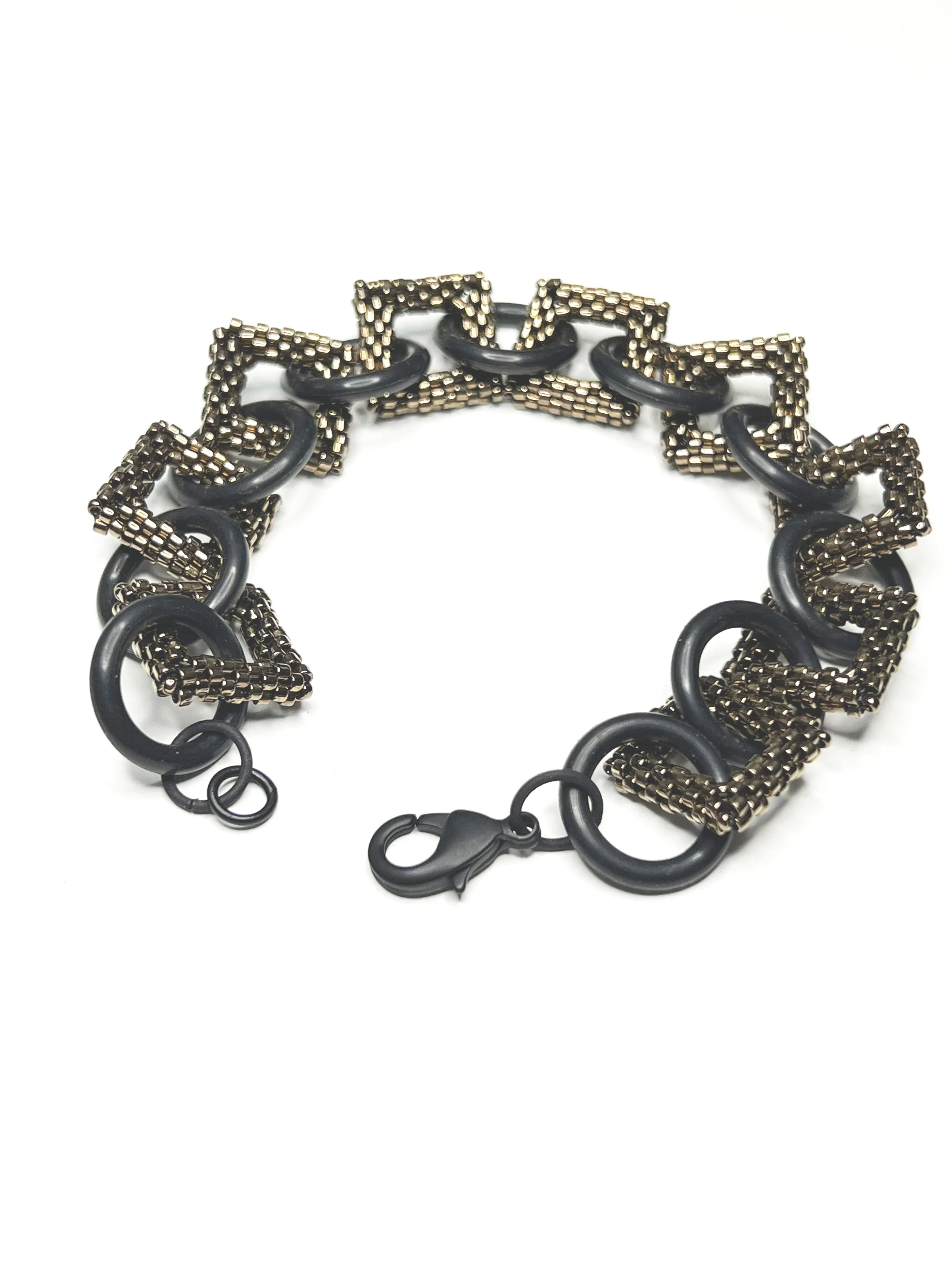 BSq-4 S O ring Bracelet