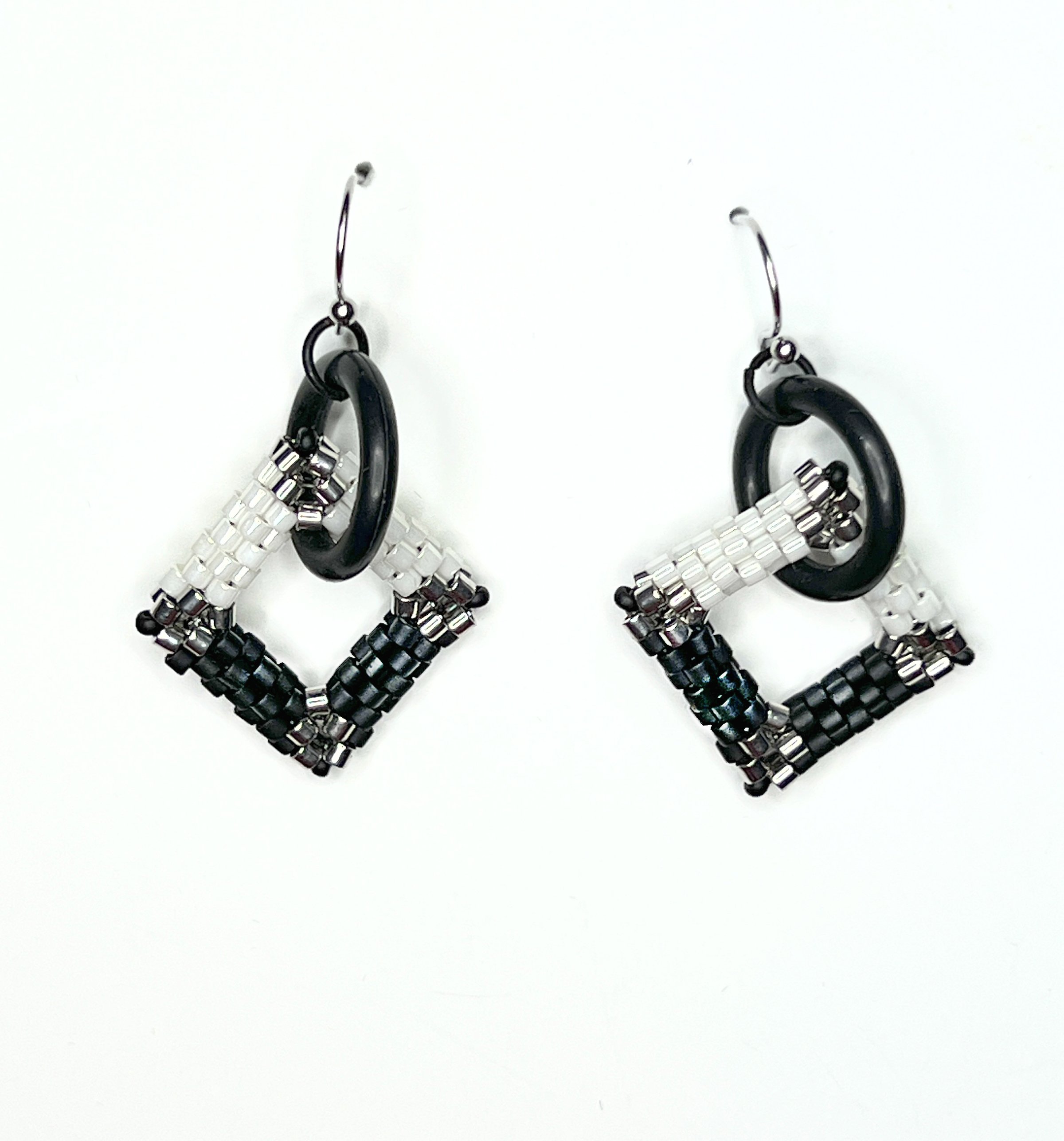 SqS7-O black white silver small square earrings.jpg