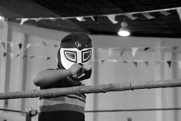 La batalla de los cielos se mide entre las cuerdas de una lona