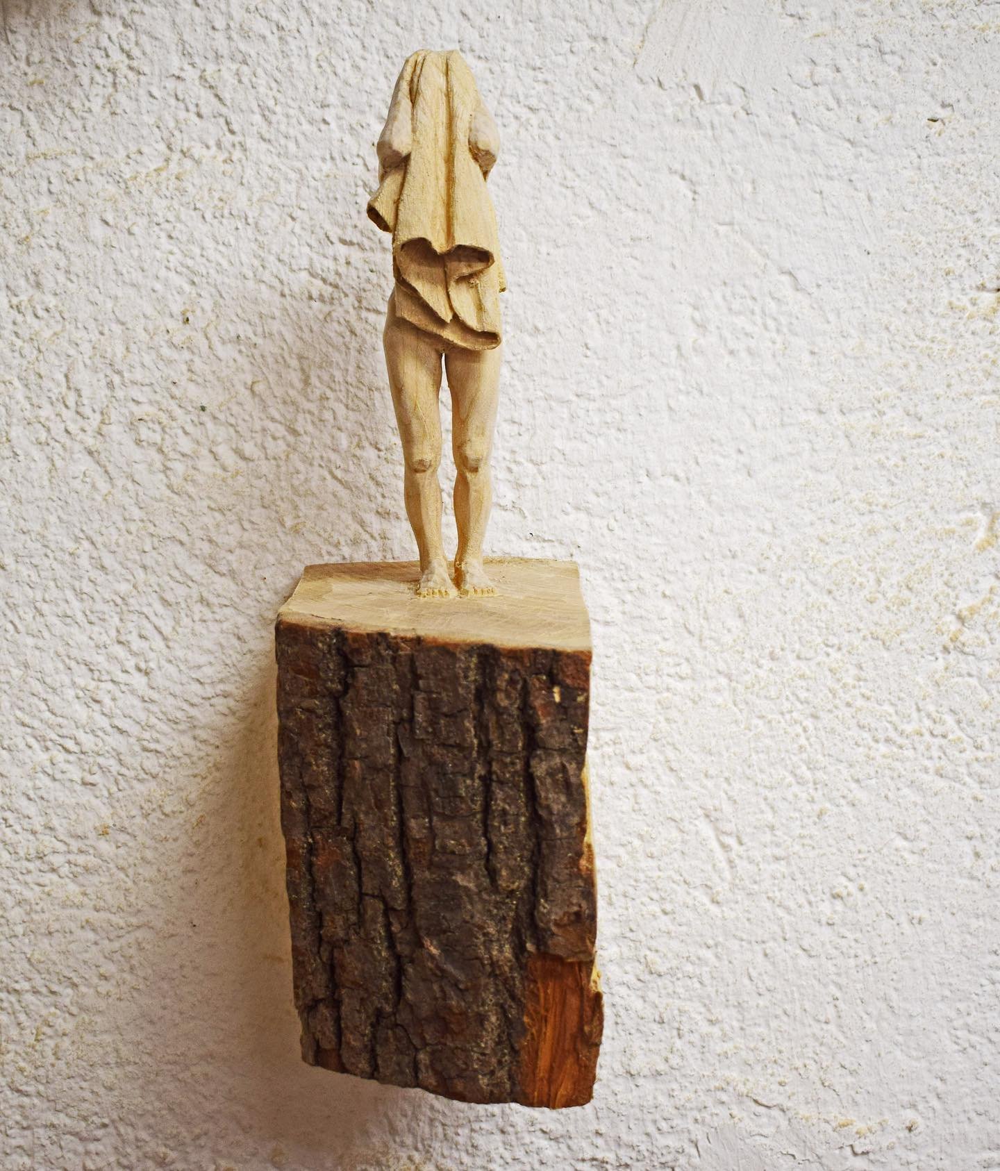 I am in awe of the pieces we received from @p.liehr 
Someone compared this piece to Wyeth. Philipp also captures a small moment perfectly. 
Shower III, carved wood, 13 inches tall. We have extended our hours for the weekend so pop in after festing!