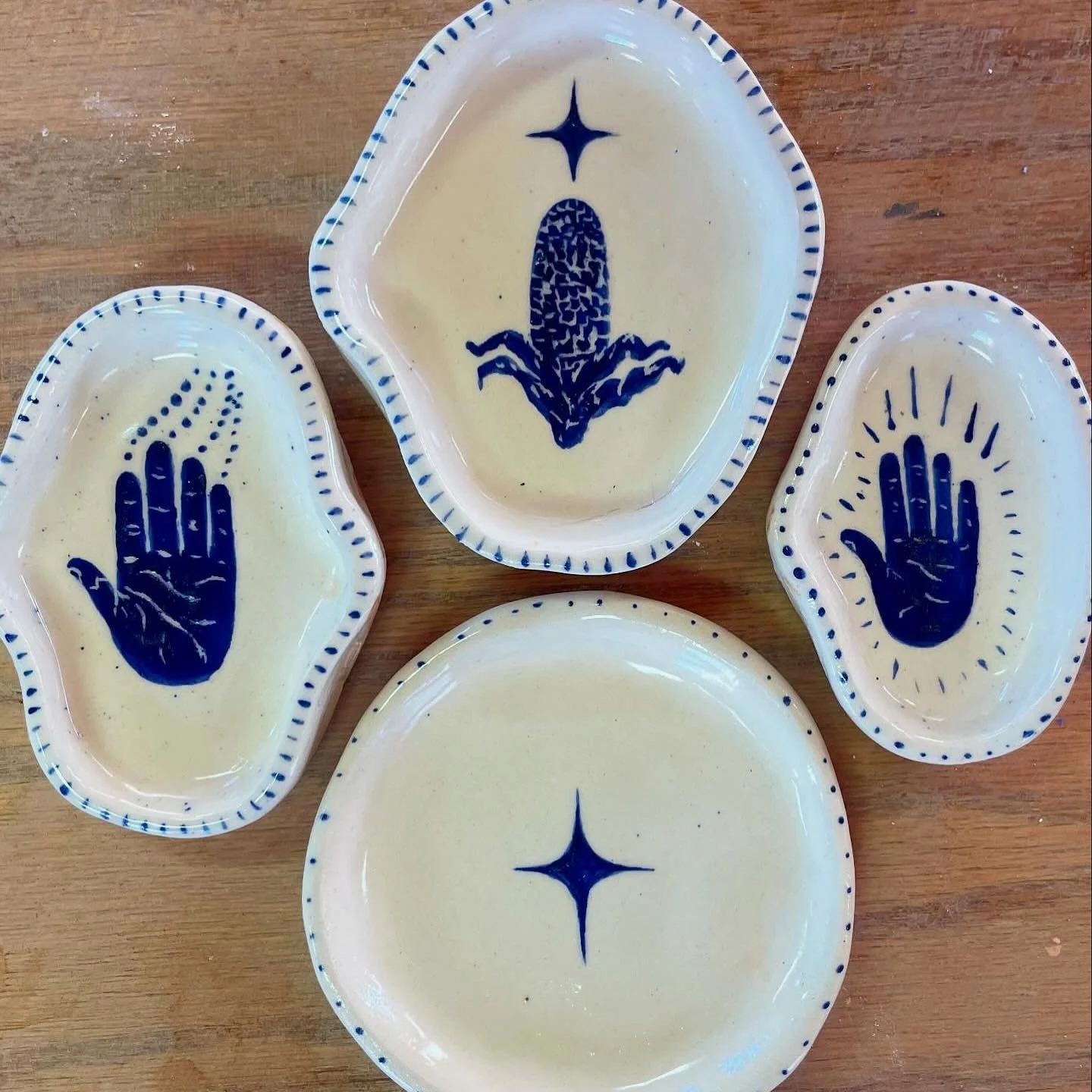 I'm going to be listing some of these, along with silks, on my website/shop soon. Sign up for my very infrequent email list if you want to get the first pick on them 🪺  I also have openings in my therapy practice right now.
In the healing work I off