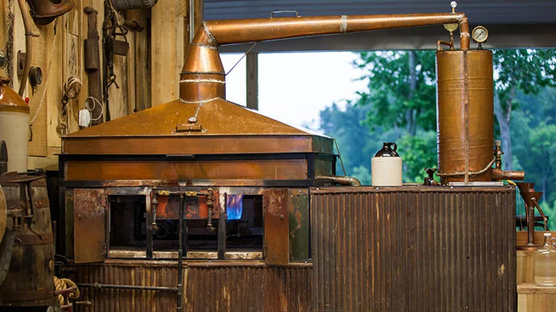  Casey Jones Distillery, Hopkinsville, Kentucky-based craft distillery, uses this still handcrafted by Master Distiller Arlon “AJ” Jones. The design is that of his grandfather’s, moonshine legend Casey Jones. 