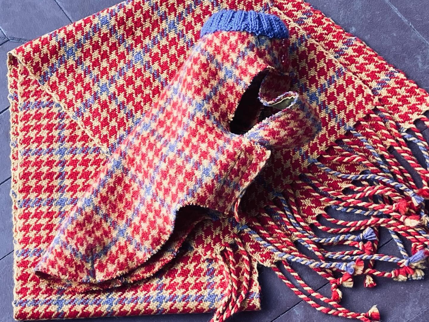 Thrilled with this commission to weave fabric for a matching dog coat and dog owner scarf in a custom designed and woven houndstooth.
The dog coat, made to measure is for a sweet Dachshund named Poppy who favours purples and reds in her wardrobe. 
Th